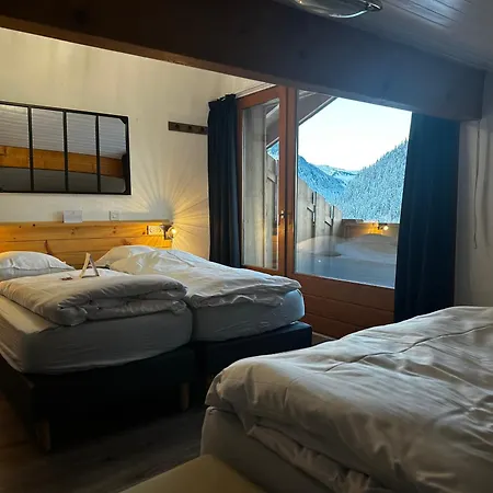 Alpaka Oda ve Kahvaltı 3*